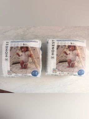 The Honest Company Clean Conscious Training Pants Size 3T-4 NIB (2 packs)